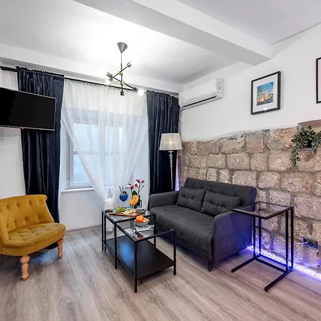 Apartment Aurora 2 *